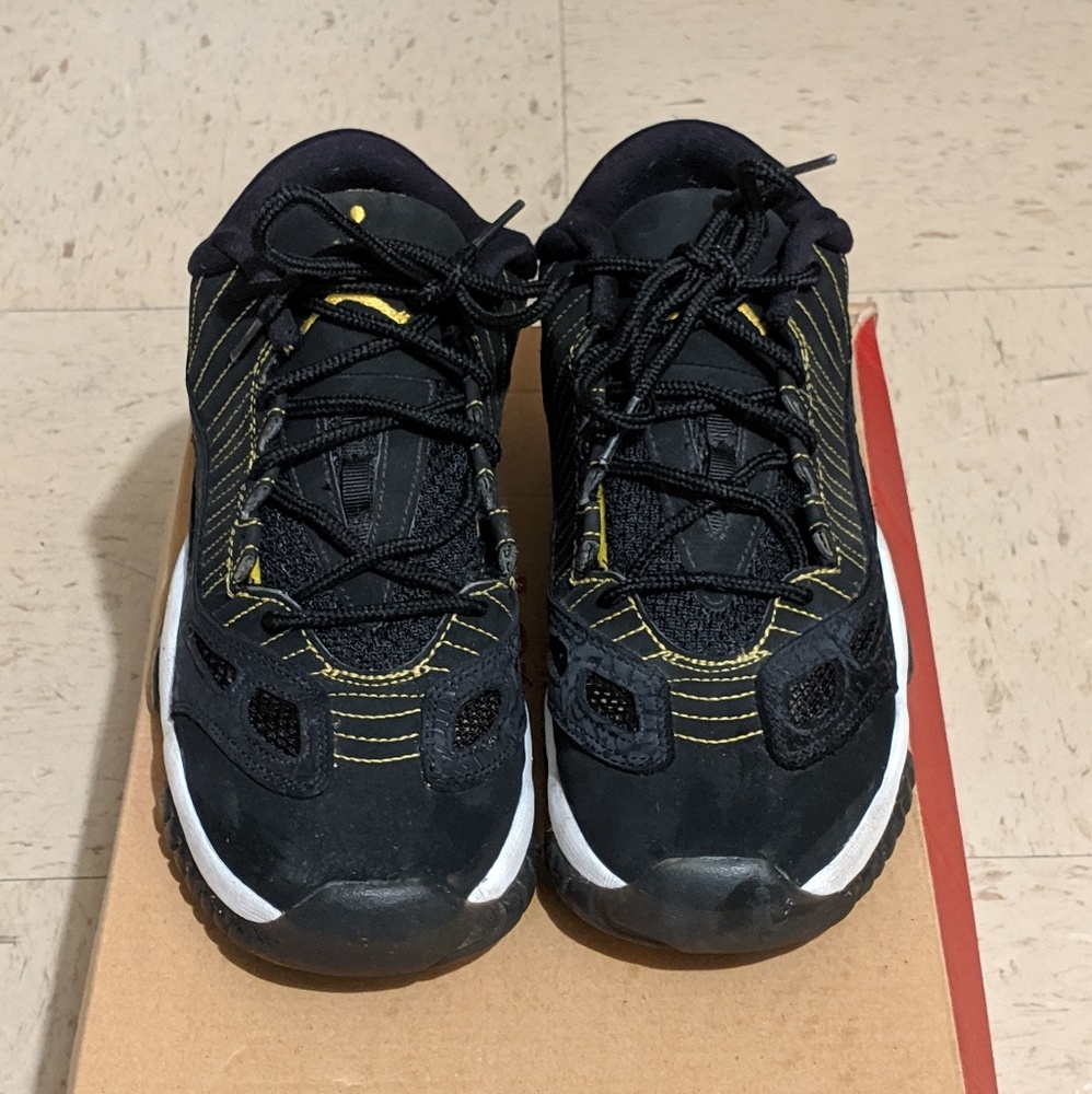 Nike Air Jordans 11 IE
